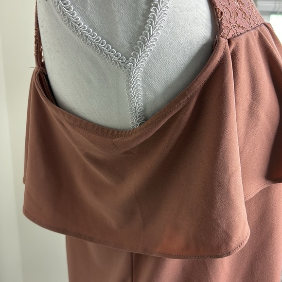 Express Cold Shoulder Blouse with Lace Insert in Light Mauve. Small - Picture 3 of 11